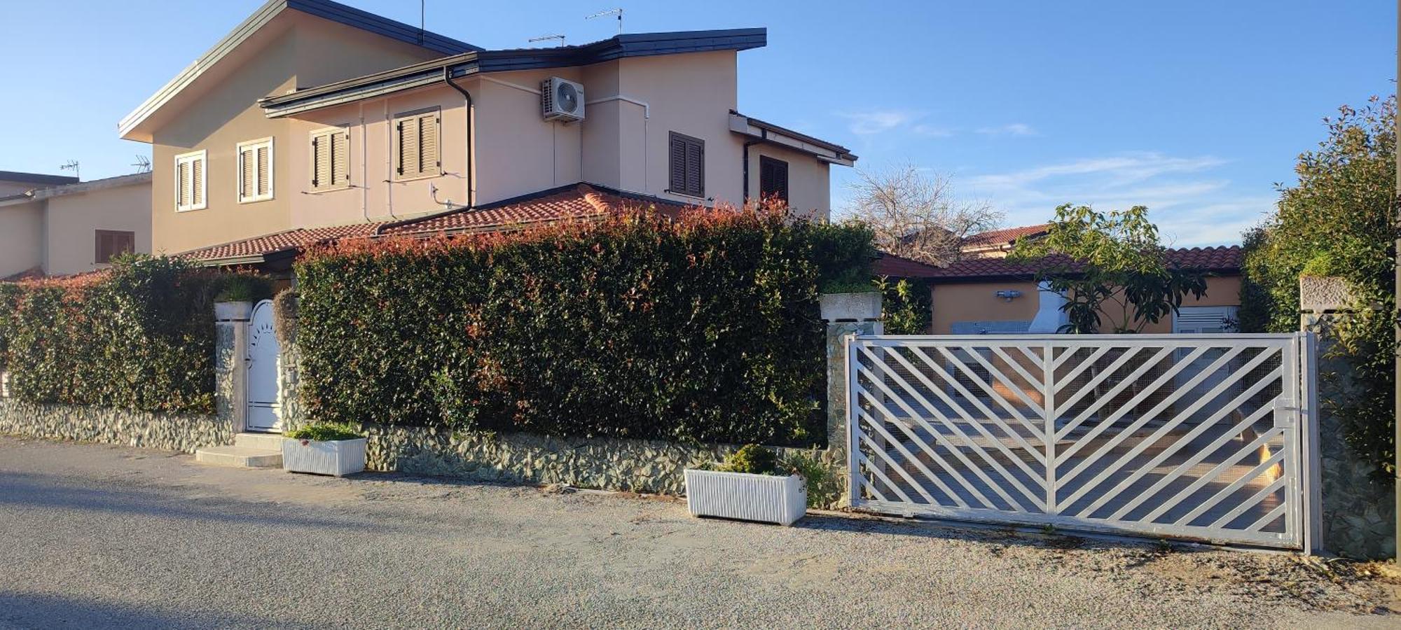 Villetta Aurora Villaggio Porto Ada A 2 Passi Dal Mare 피조 외부 사진