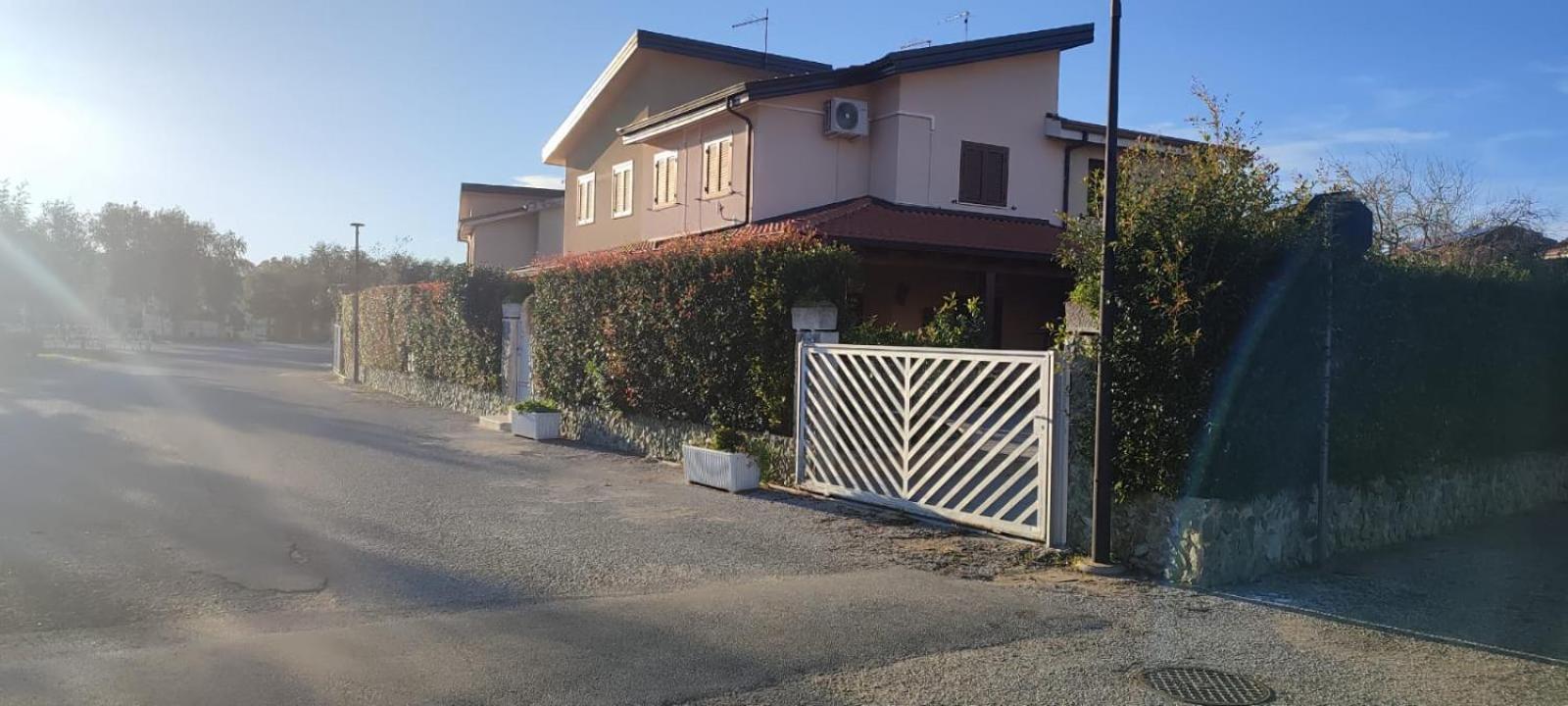 Villetta Aurora Villaggio Porto Ada A 2 Passi Dal Mare 피조 외부 사진